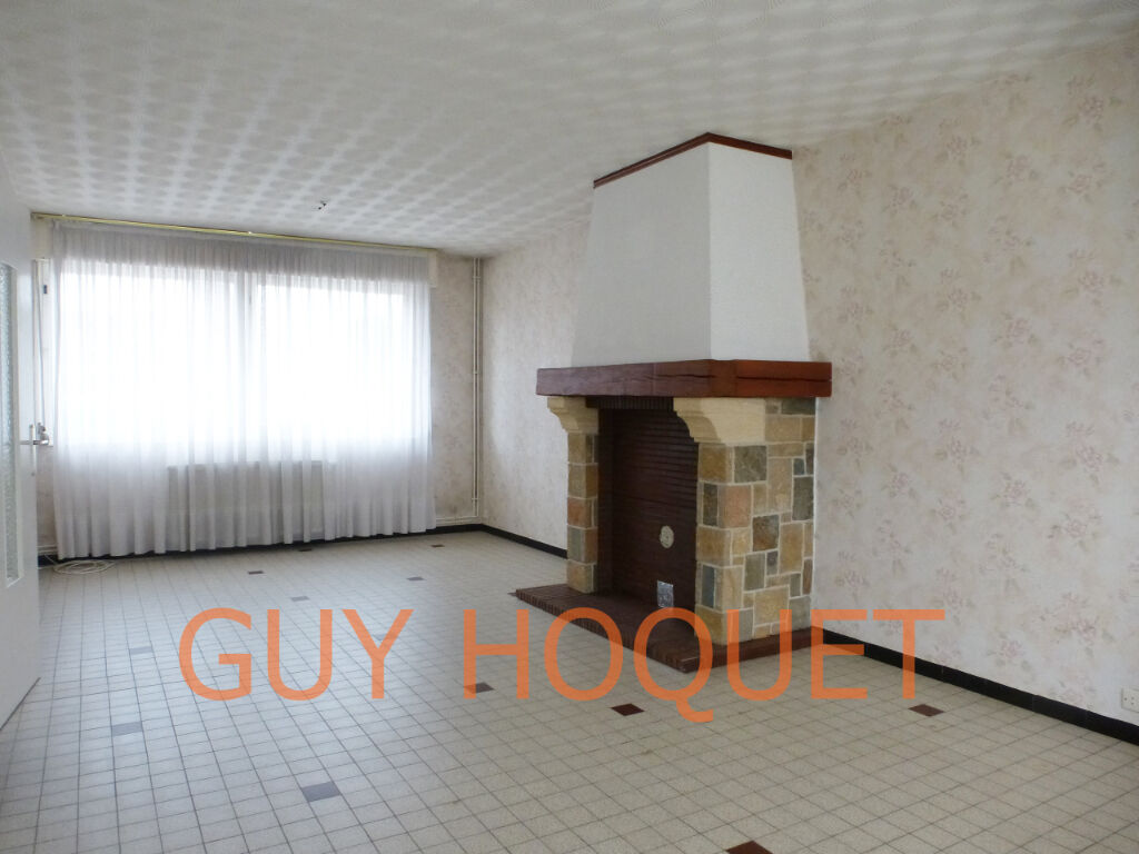 Maison avec garage et jardin