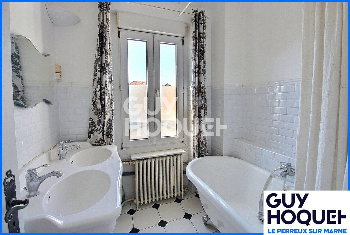 Maison 4 pièces 3 chambres Le Perreux Sur Marne terrain 229m²