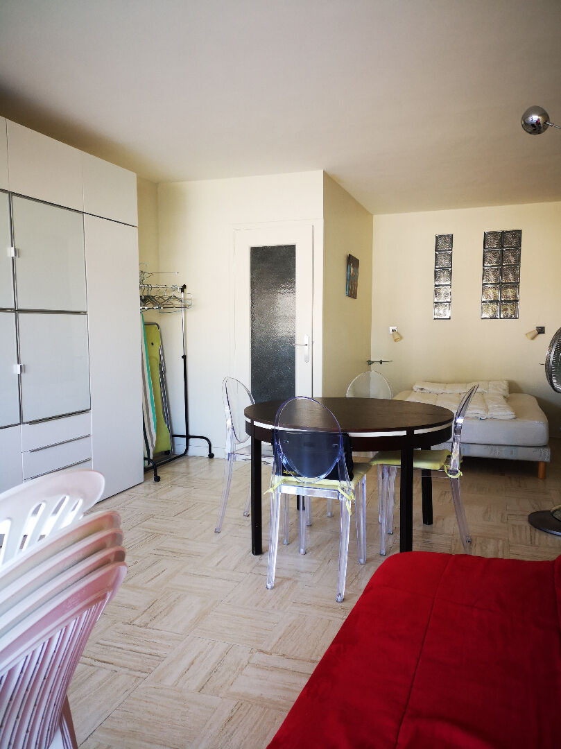 VUE PORT ET MER - 2 min de la plage.