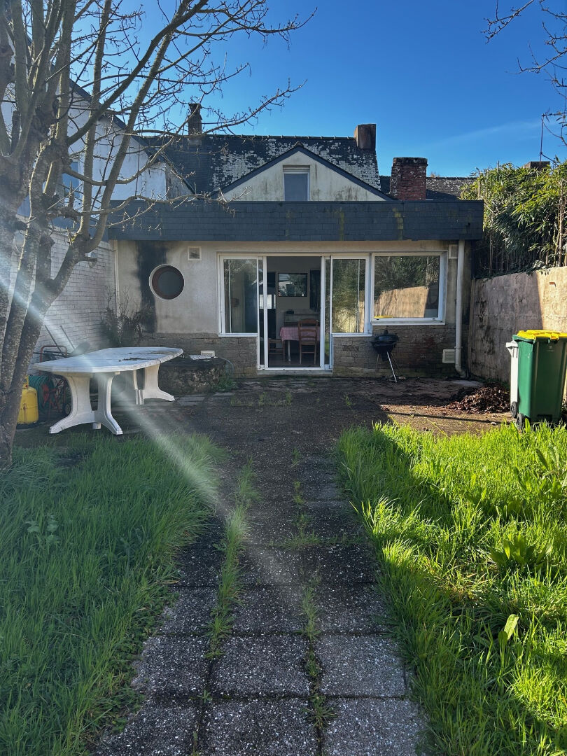 Ensemble de 2 maisons.