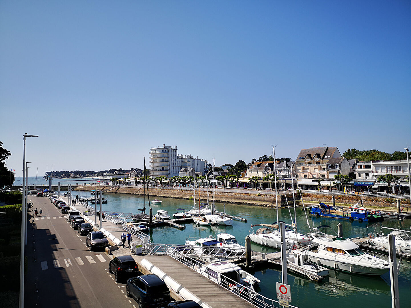 GRAND APPARTEMENT D'ANGLE  avec vue mer et port !