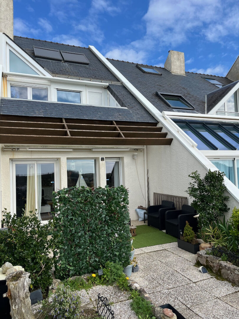 plage et commerces à pied.