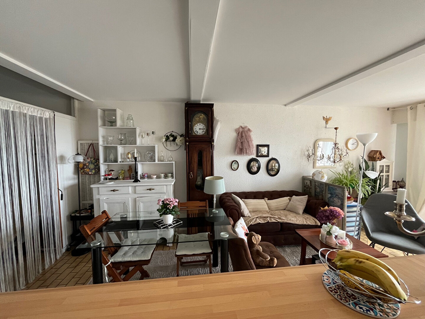 plage et commerces à pied.