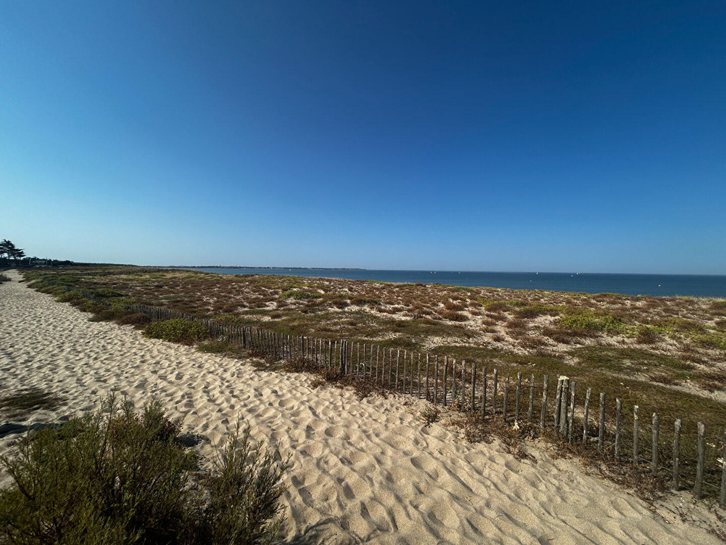 La plage à pied.