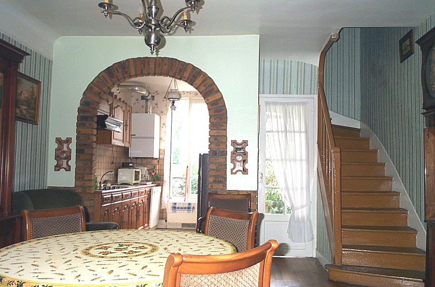 MAISON - NOISY LE SEC limite Romainville