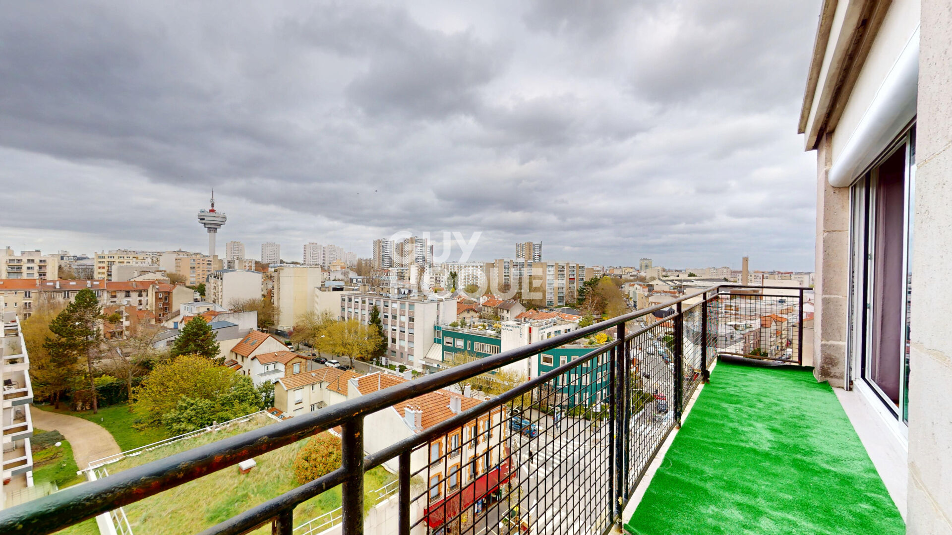 Vue panoramique et confort au pied du métro