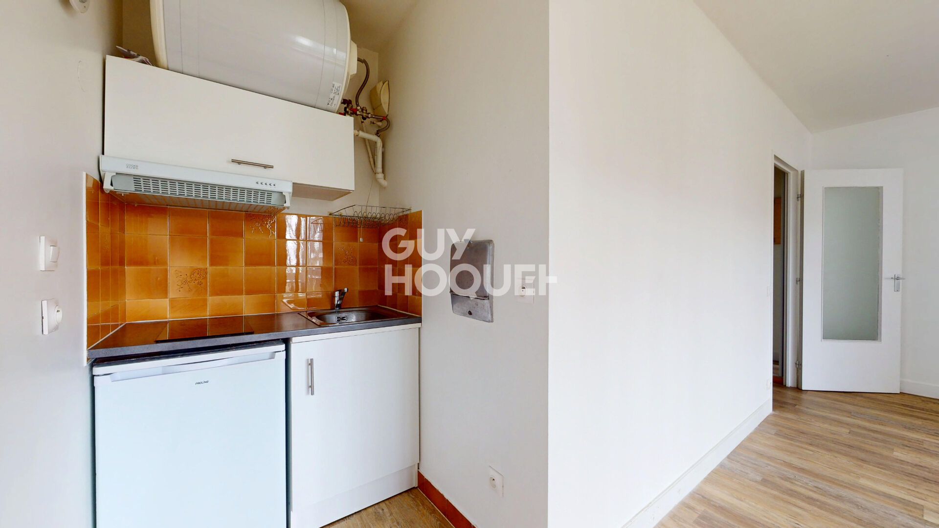 Studio avec beau balcon à louer