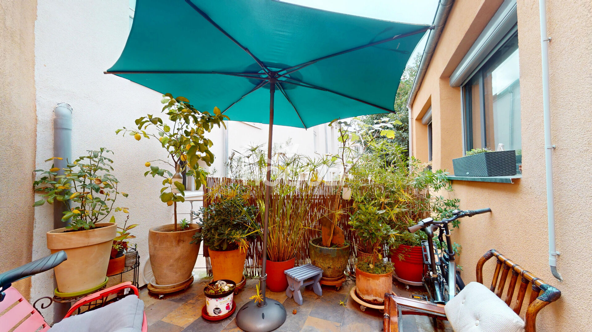 Les Lilas  Maison 3 pièces avec terrasse - Hypercentre