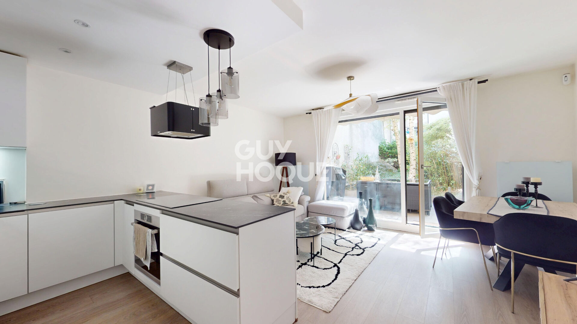 RARE AUX LILAS - REZ-DE-JARDIN D'ESPRIT MAISON EN FACE DU PARC LUCIE AUBRAC - METRO 2 MIN