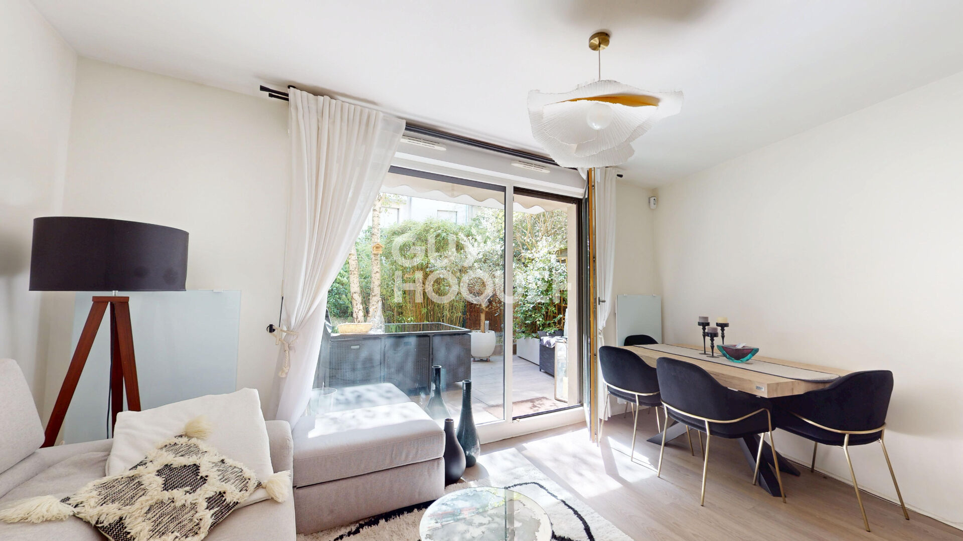 RARE AUX LILAS - REZ-DE-JARDIN D'ESPRIT MAISON EN FACE DU PARC LUCIE AUBRAC - METRO 2 MIN