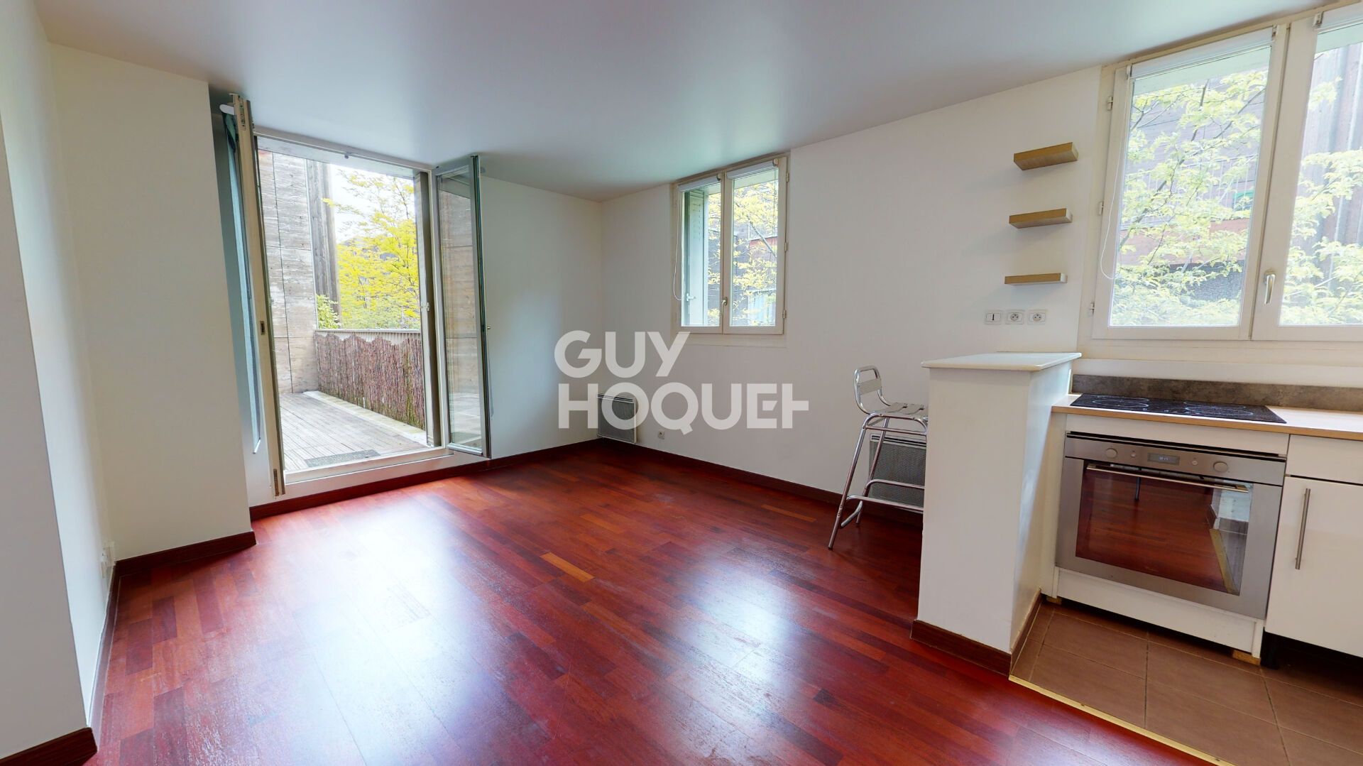 2 pièces très agréable avec grande terrasse et garage