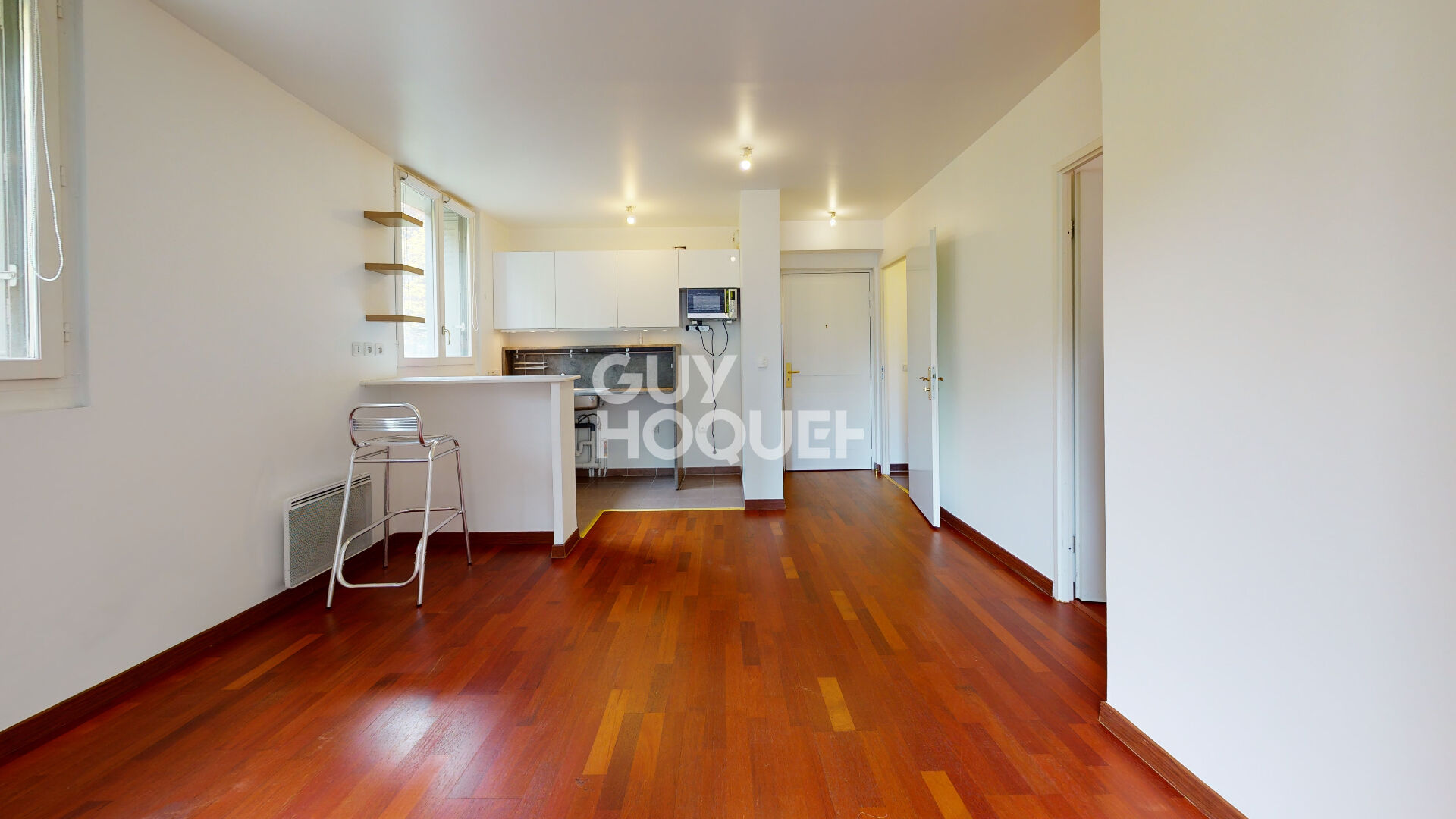 2 pièces très agréable avec grande terrasse et garage