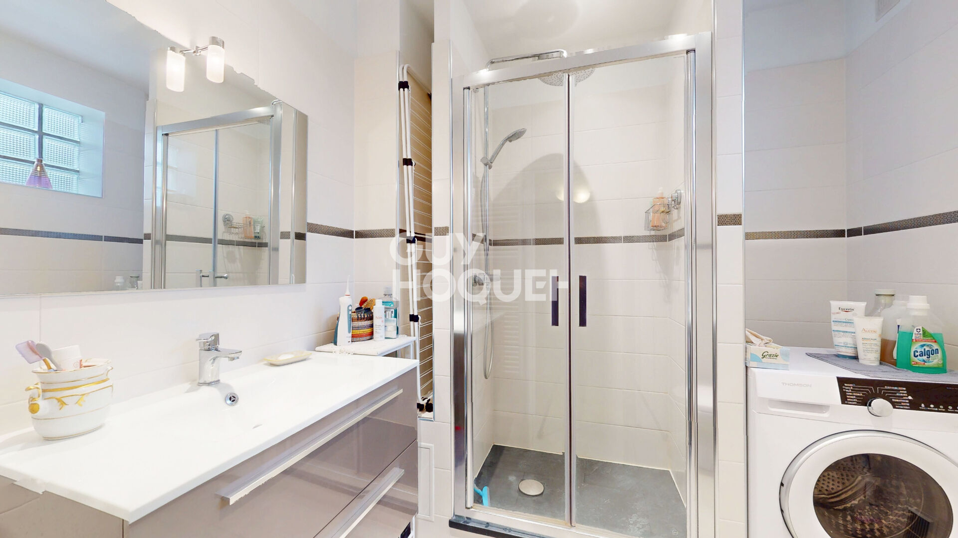 Mairie des Lilas: Véritable havre de paix avec terrasse et standing