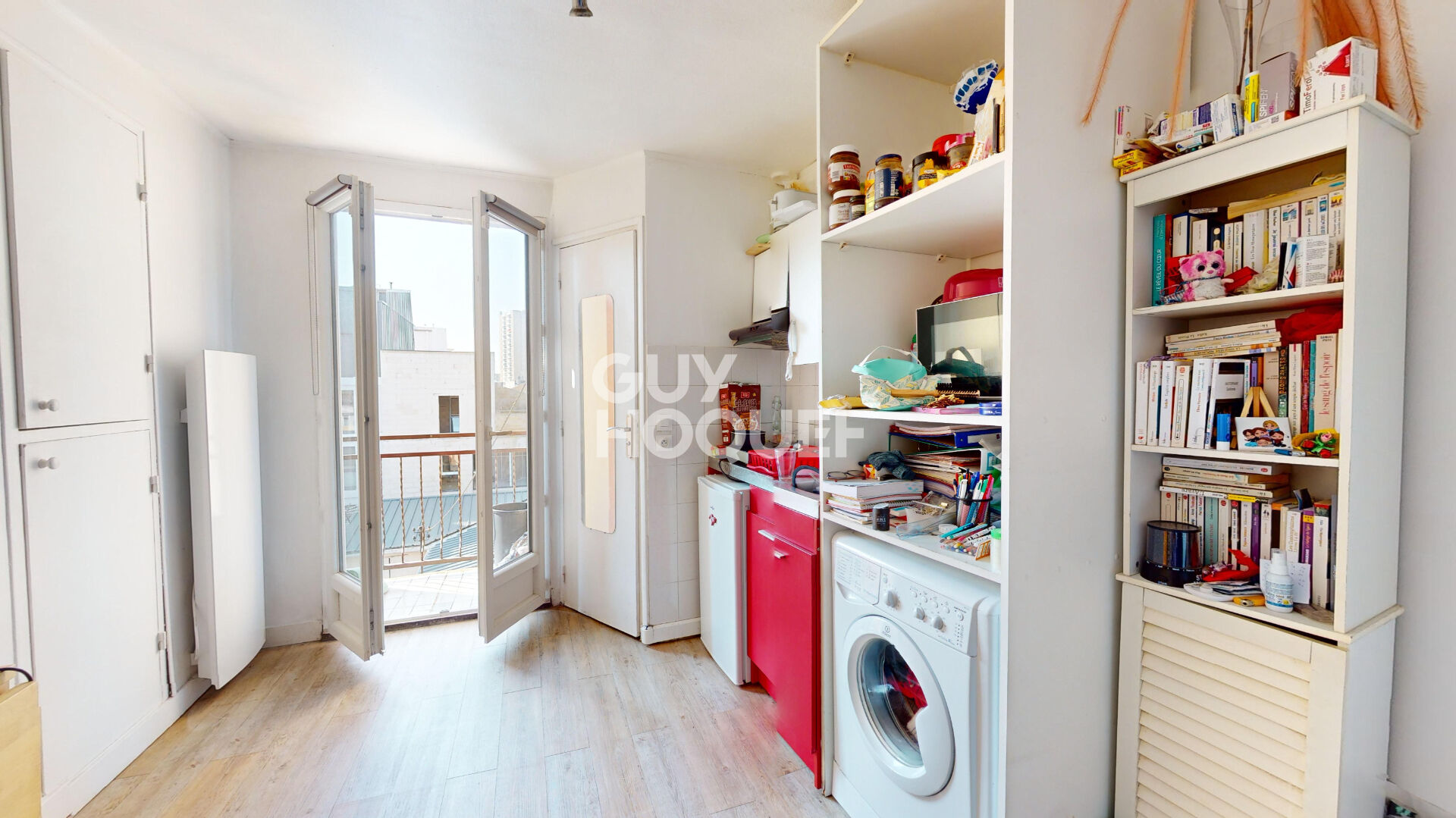 Dernier Étage, Balcon, Métro Futur