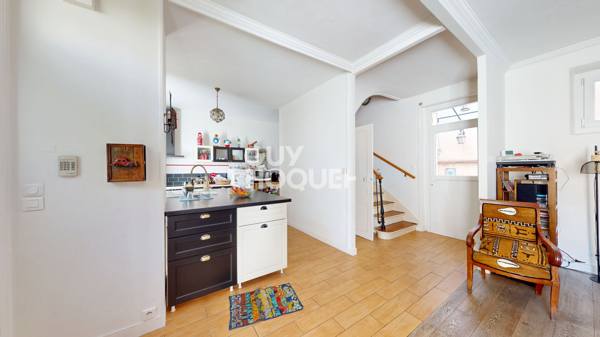 BELLE MEULIERE - 7 pièces, 160m2, avec patio et jardin - 8mn métro Mairie des Lilas - 500m de Paris