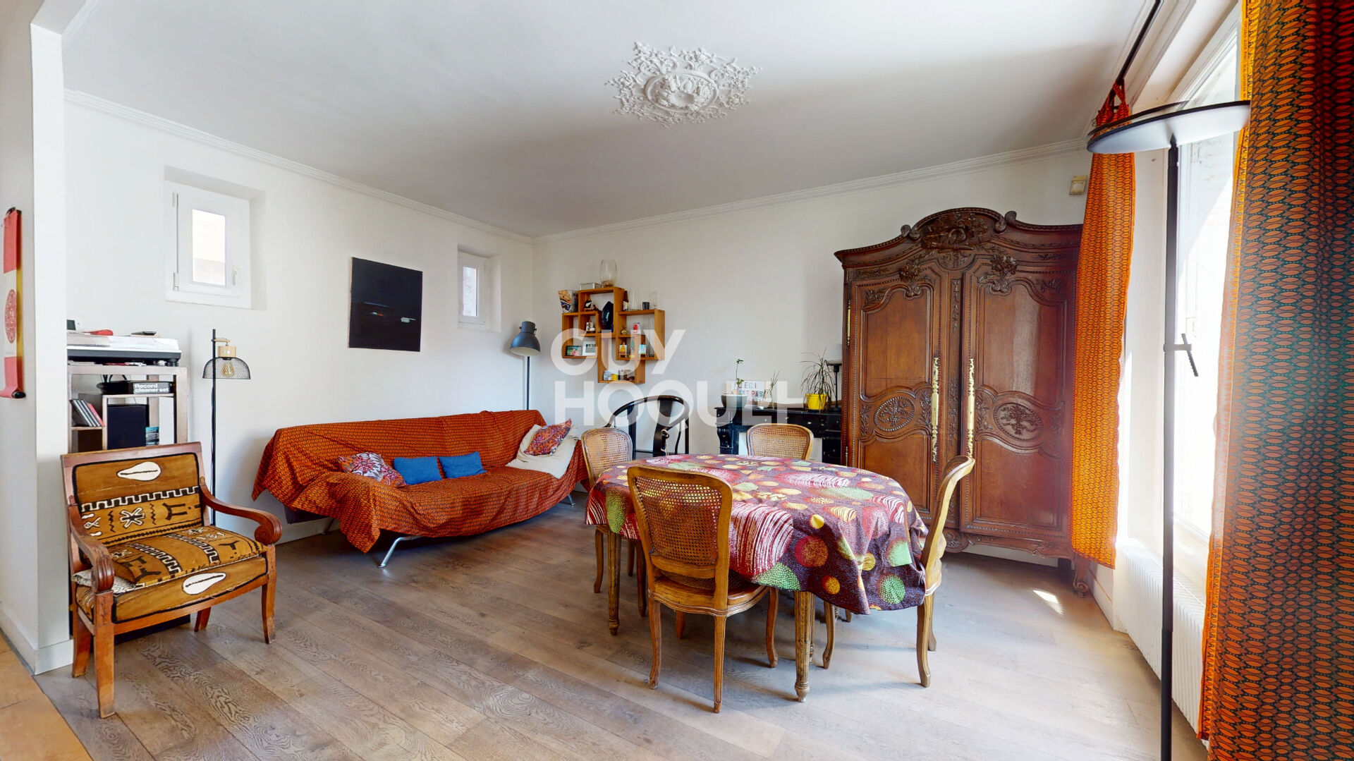 BELLE MEULIERE - 7 pièces, 160m2, avec patio et jardin - 8mn métro Mairie des Lilas - 500m de Paris