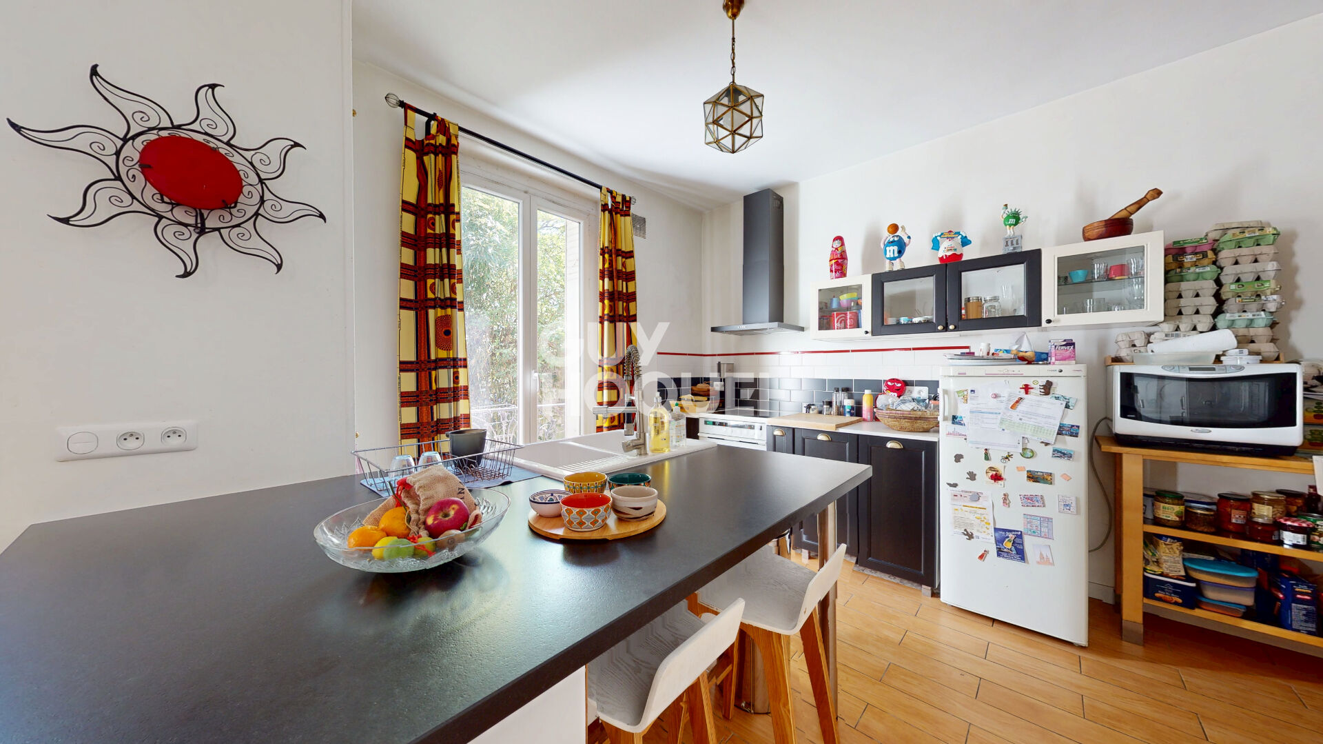 BELLE MEULIERE - 7 pièces, 160m2, avec patio et jardin - 8mn métro Mairie des Lilas - 500m de Paris