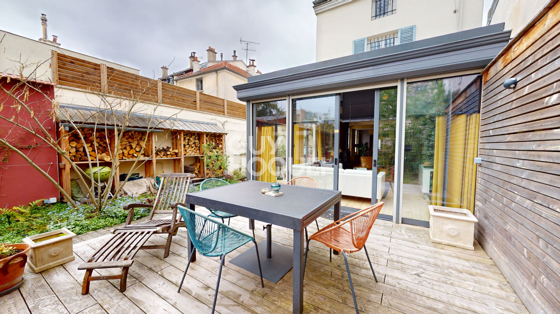 MAISON M6 - CENTRE VILLE DE ROMAINVILLE - CHARME DE L'ANCIEN - SANS TRAVAUX - AVEC PARKING ET JARDIN