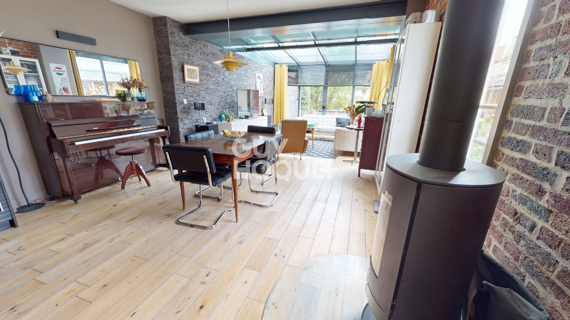 MAISON M6 - CENTRE VILLE DE ROMAINVILLE - CHARME DE L'ANCIEN - SANS TRAVAUX - AVEC PARKING ET JARDIN