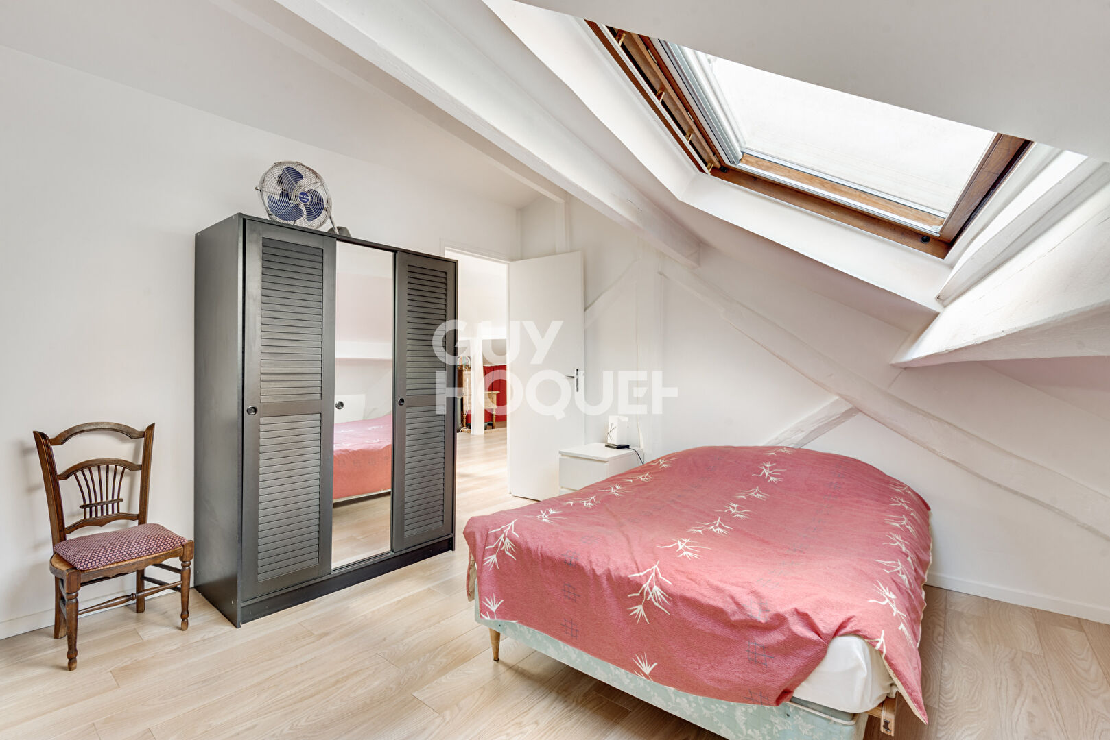 Duplex de 175M2 au sol et locaux commerciaux en bas de 220m2