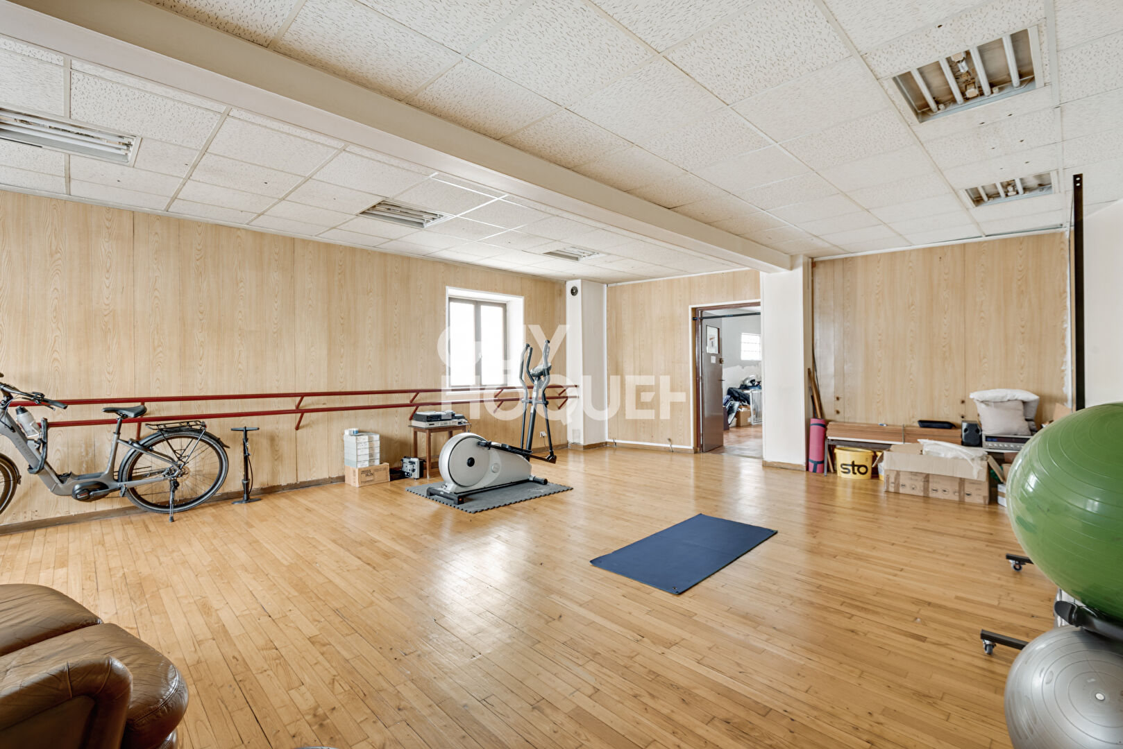 Duplex de 175M2 au sol et locaux commerciaux en bas de 220m2