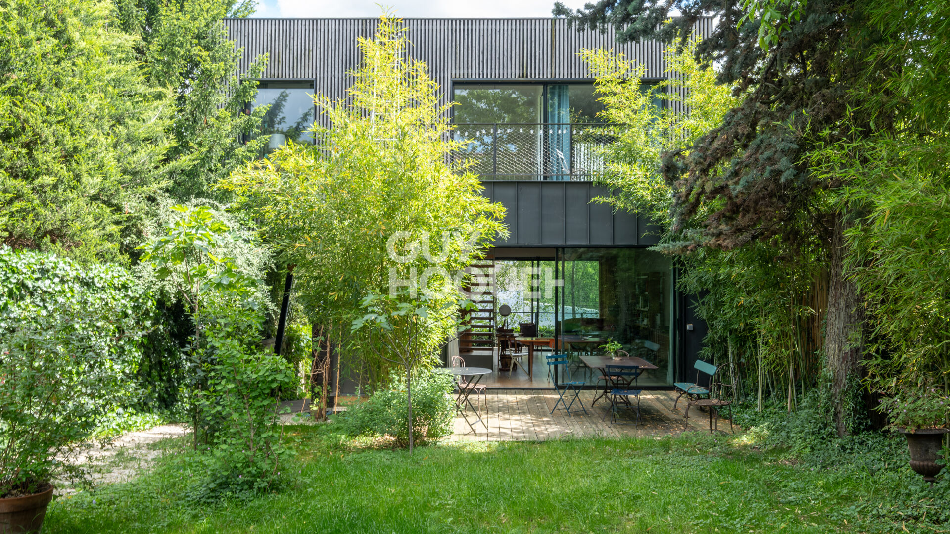 Maison d'architecte au calme parfait à la lisière des Lilas