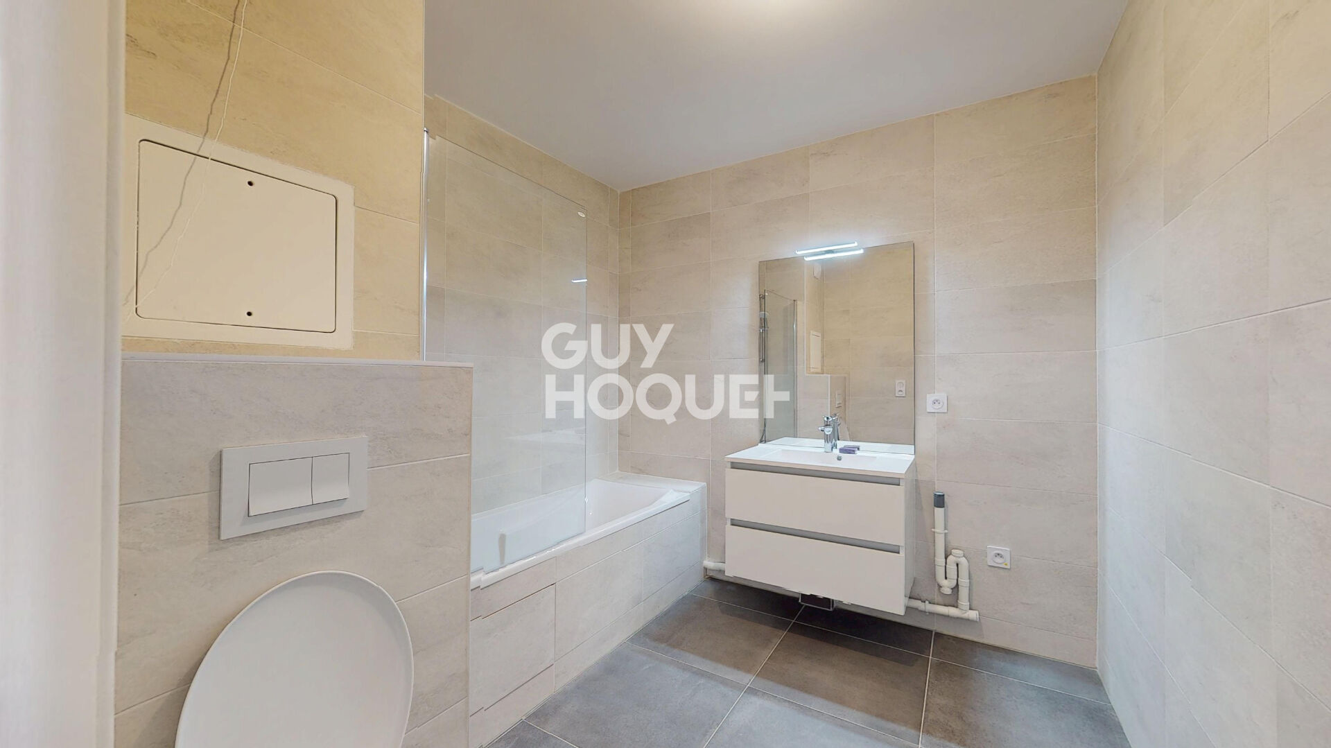 Appartement F2 - PARKING ET TERRASSE PARATGEE