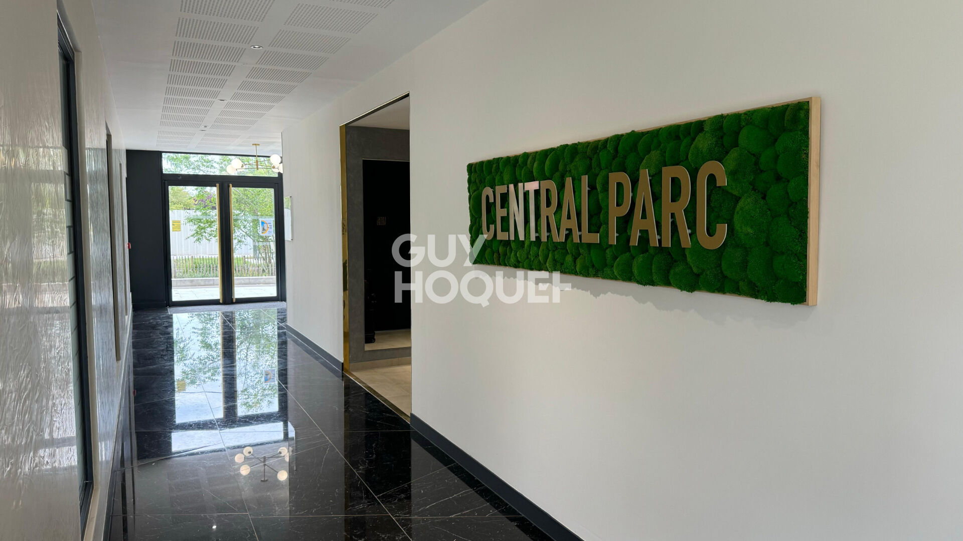 Appartement F2 - PARKING ET TERRASSE PARATGEE