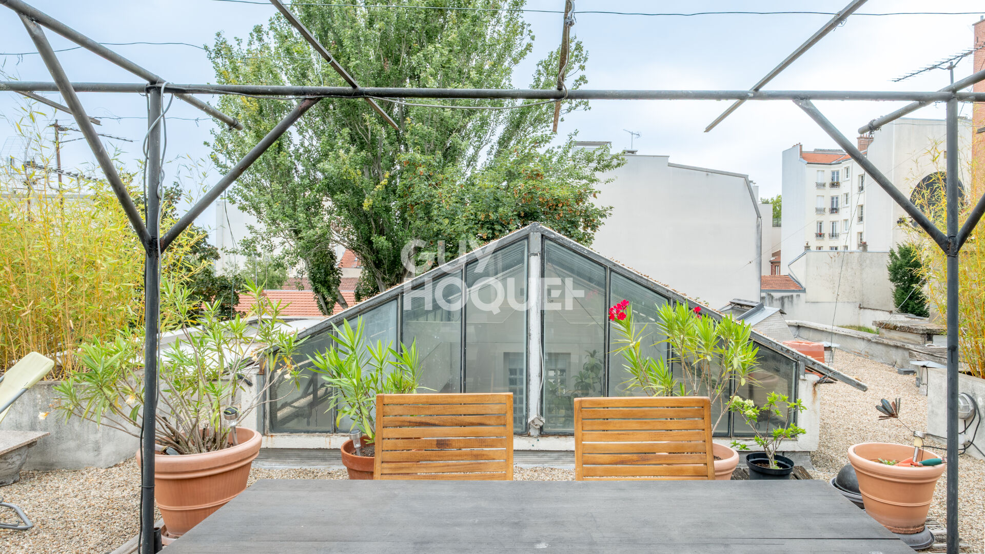 Loft atypique avec verrière au coeur des Lilas