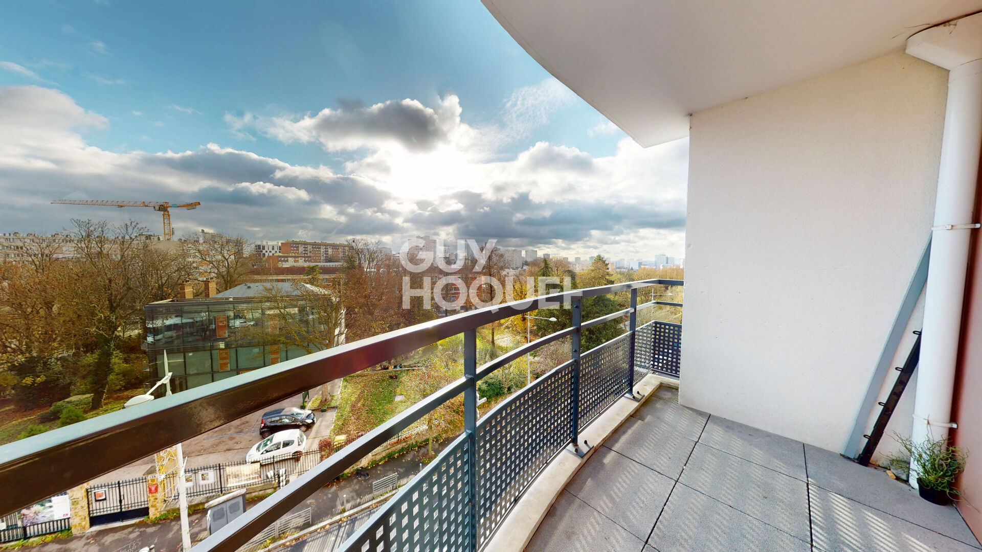Appartement 5 pièces  77,5 m²  lumineux  Balcon