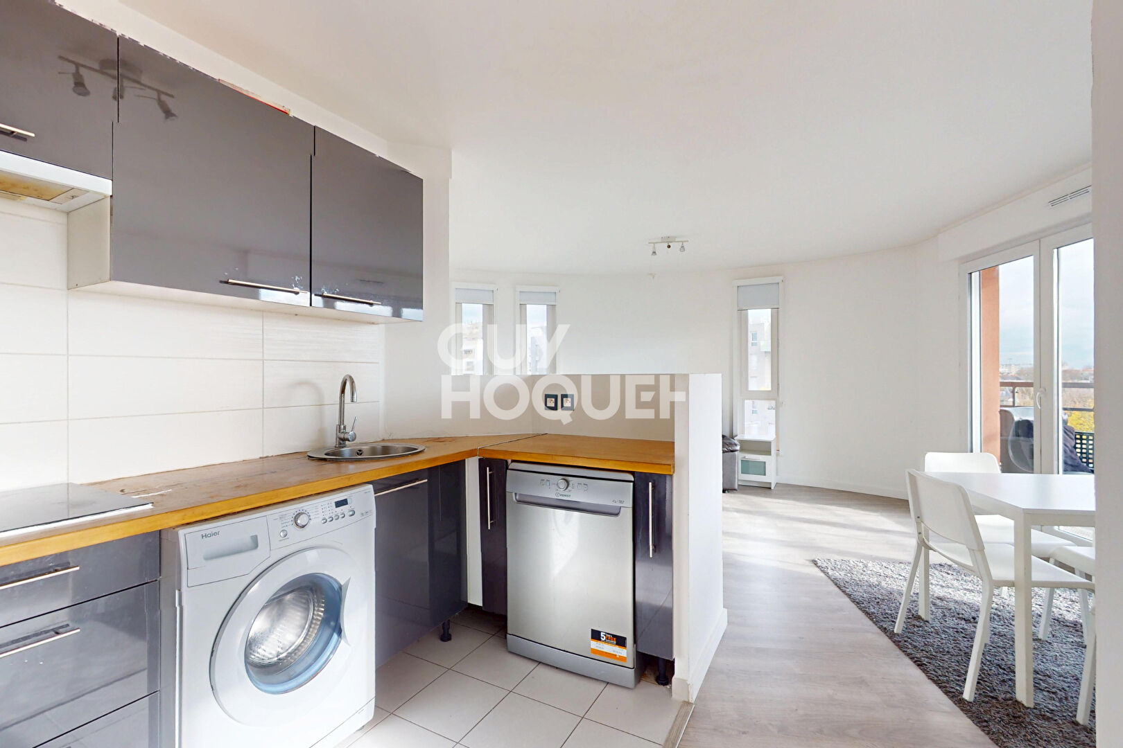 Appartement 5 pièces  77,5 m²  lumineux  Balcon