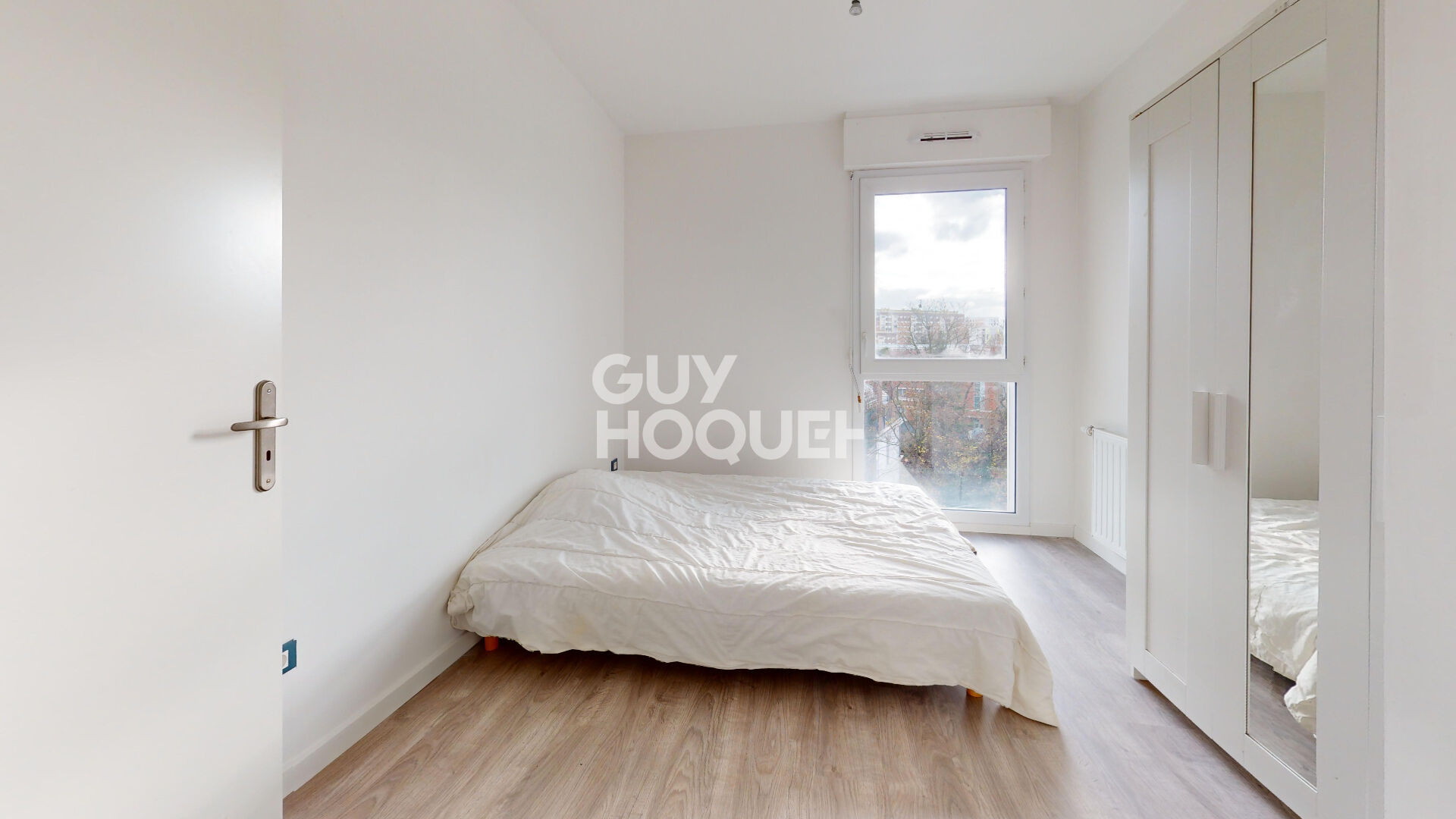 Appartement 5 pièces  77,5 m²  lumineux  Balcon