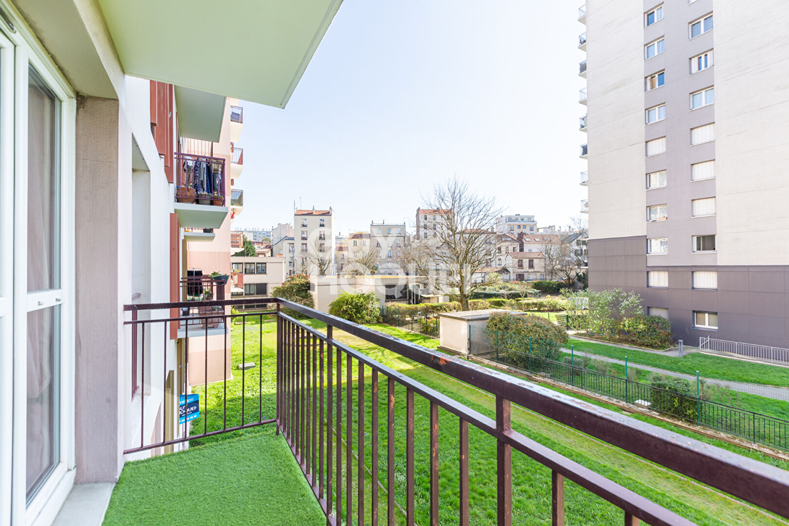 L'opportunité de créer votre cocon : 3 pièces traversant avec extérieurs