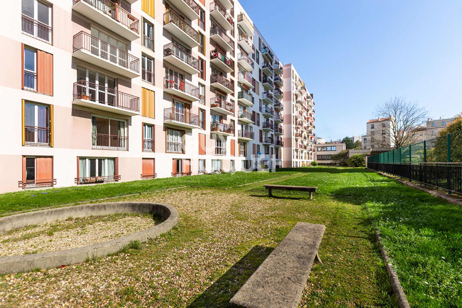 L'opportunité de créer votre cocon : 3 pièces traversant avec extérieurs