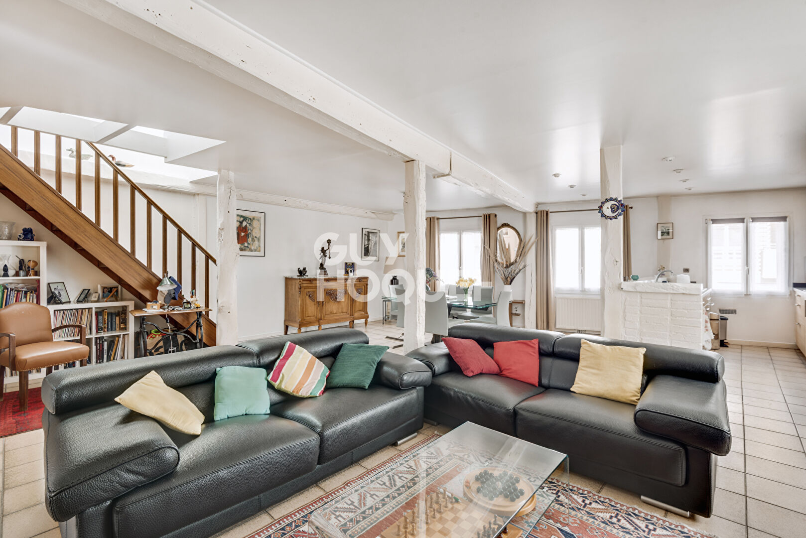 Duplex de 175M2 au sol et locaux commerciaux au rez-de-chaussée de 220m2