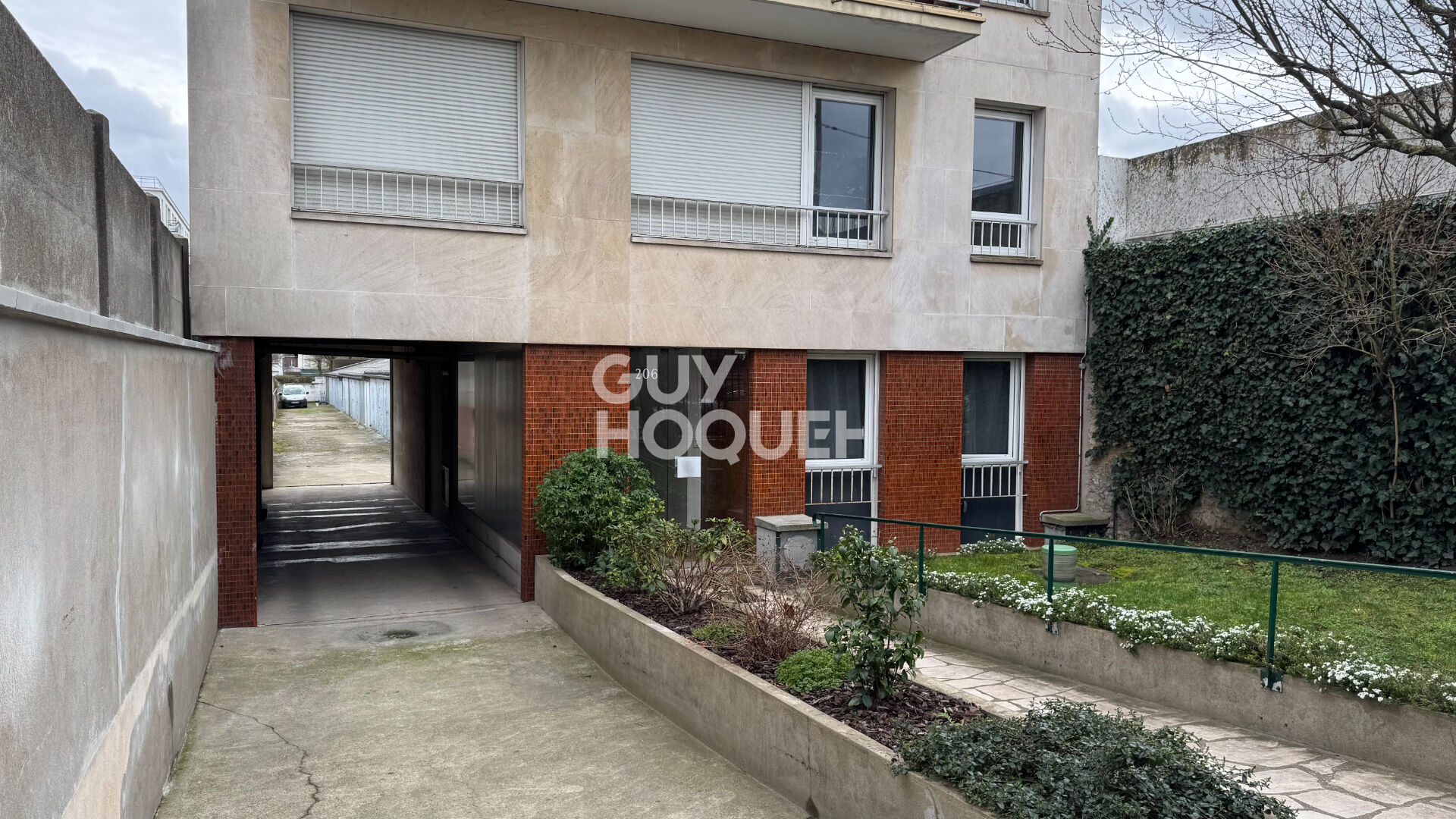 Box spacieux avec mezzanine