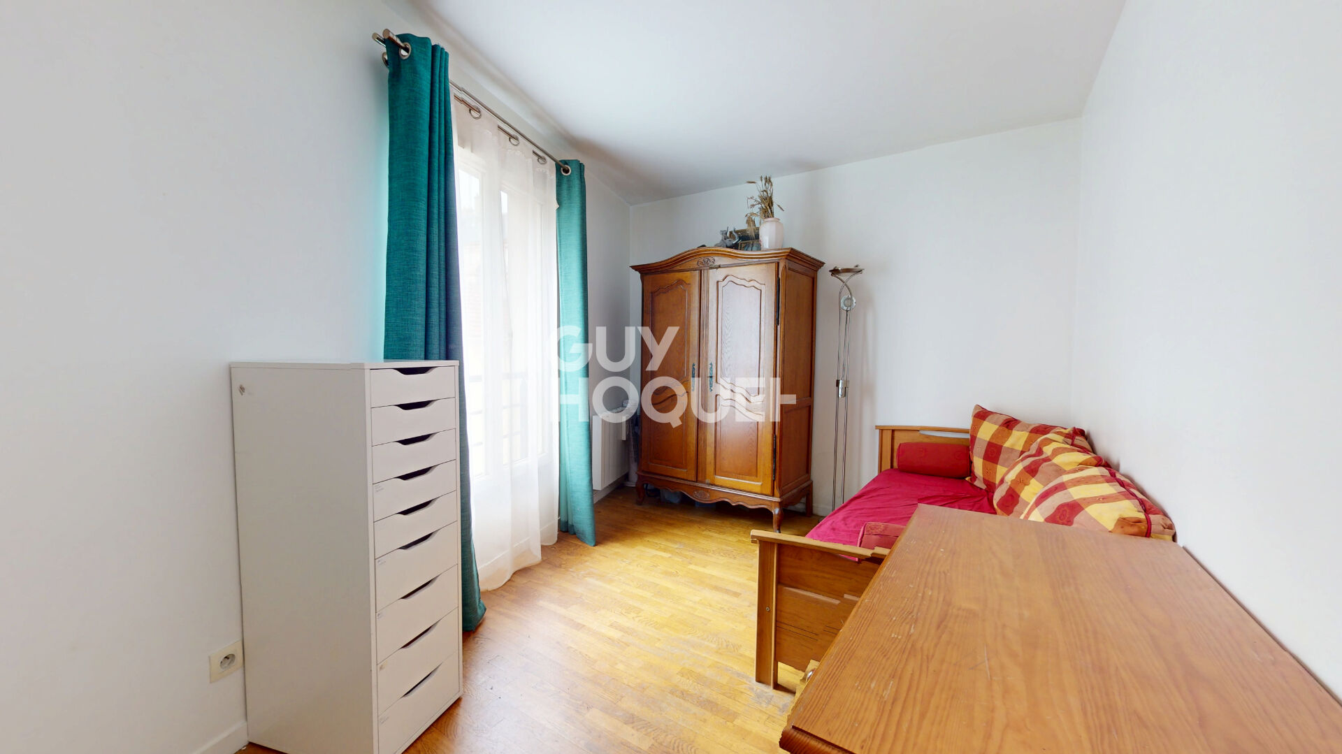 Appartement 5 pièces avec vue dégagée en coeur de ville - Mairie des Lilas