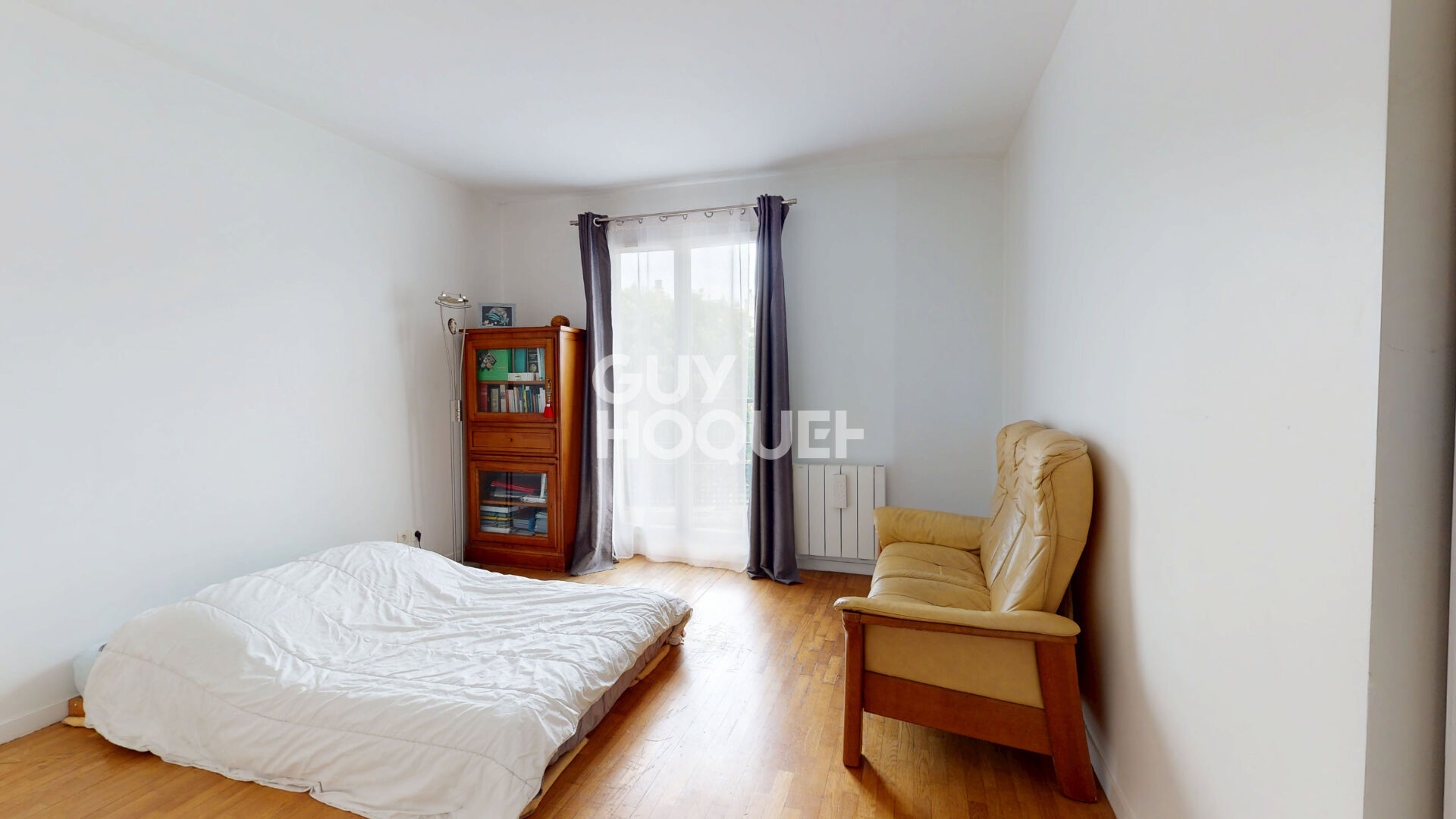 Appartement 5 pièces avec vue dégagée en coeur de ville - Mairie des Lilas