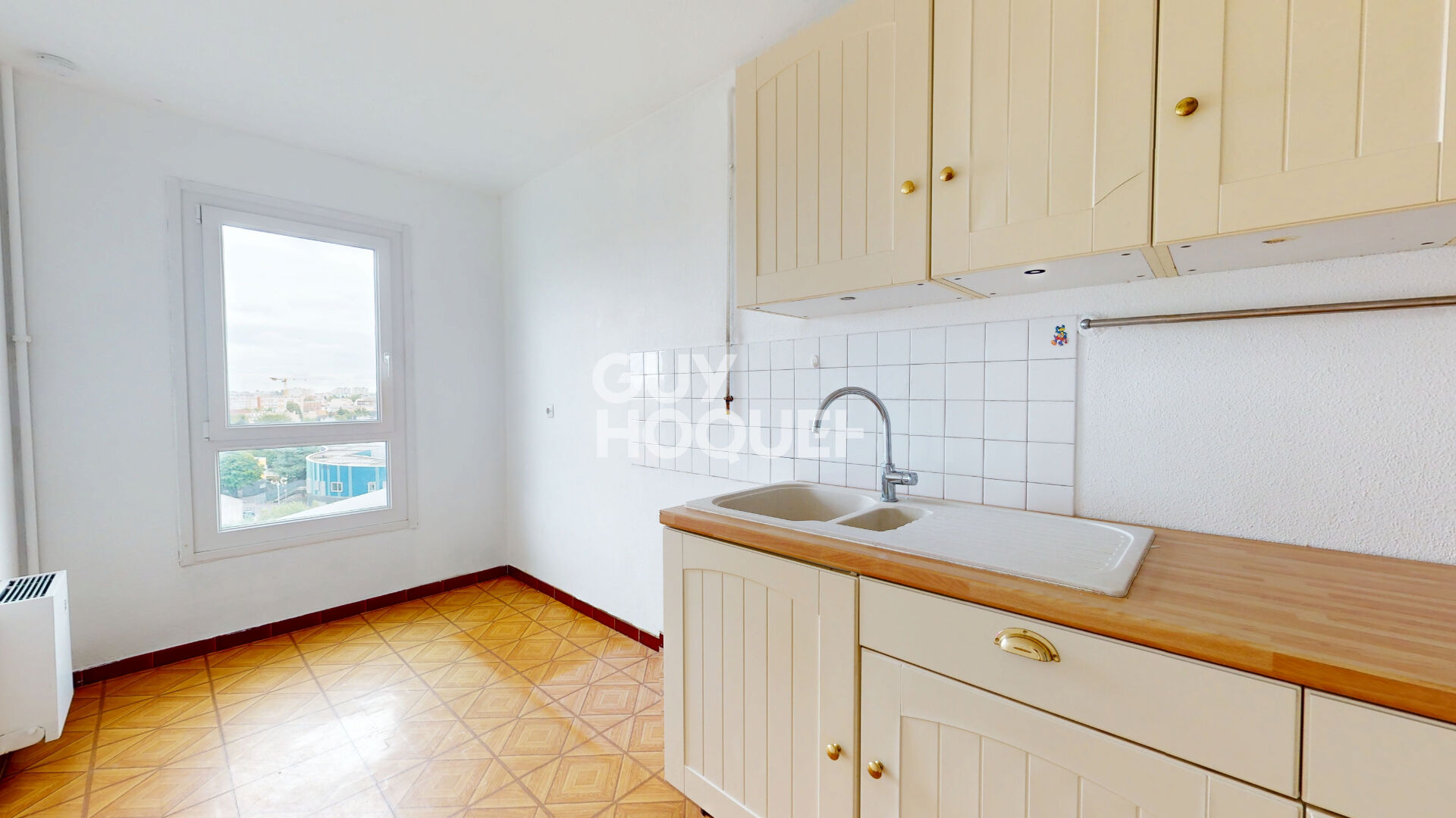Appartement lumineux en hauteur avec Vue dégagée et Parking fermé | Jardin arboré