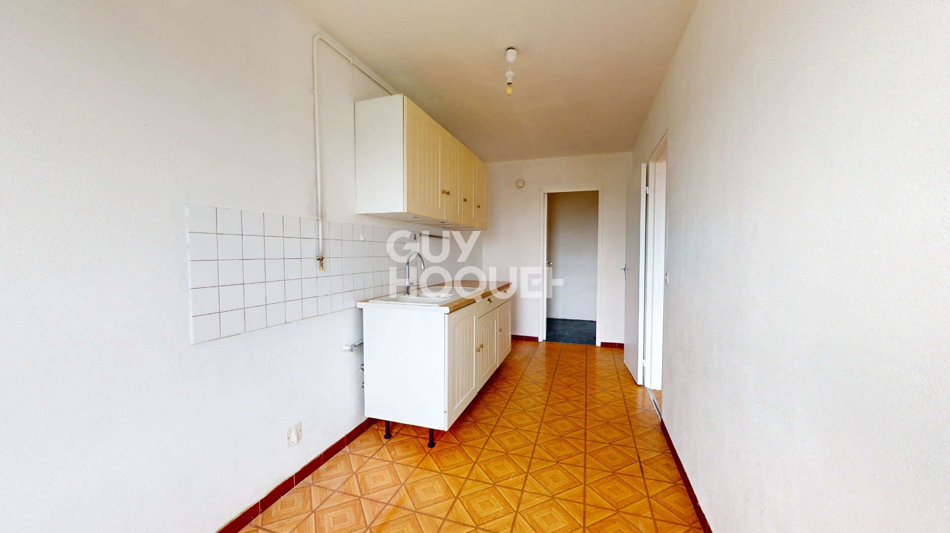 Appartement lumineux en hauteur avec Vue dégagée et Parking fermé | Jardin arboré