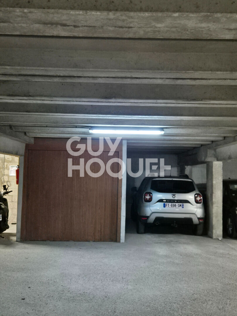 Appartement lumineux en hauteur avec Vue dégagée et Parking fermé | Jardin arboré