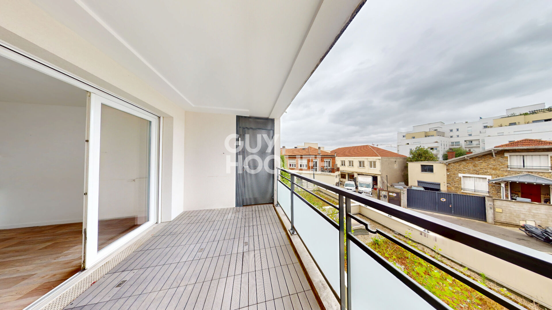Appartement 3 pièces récent avec loggia et parking