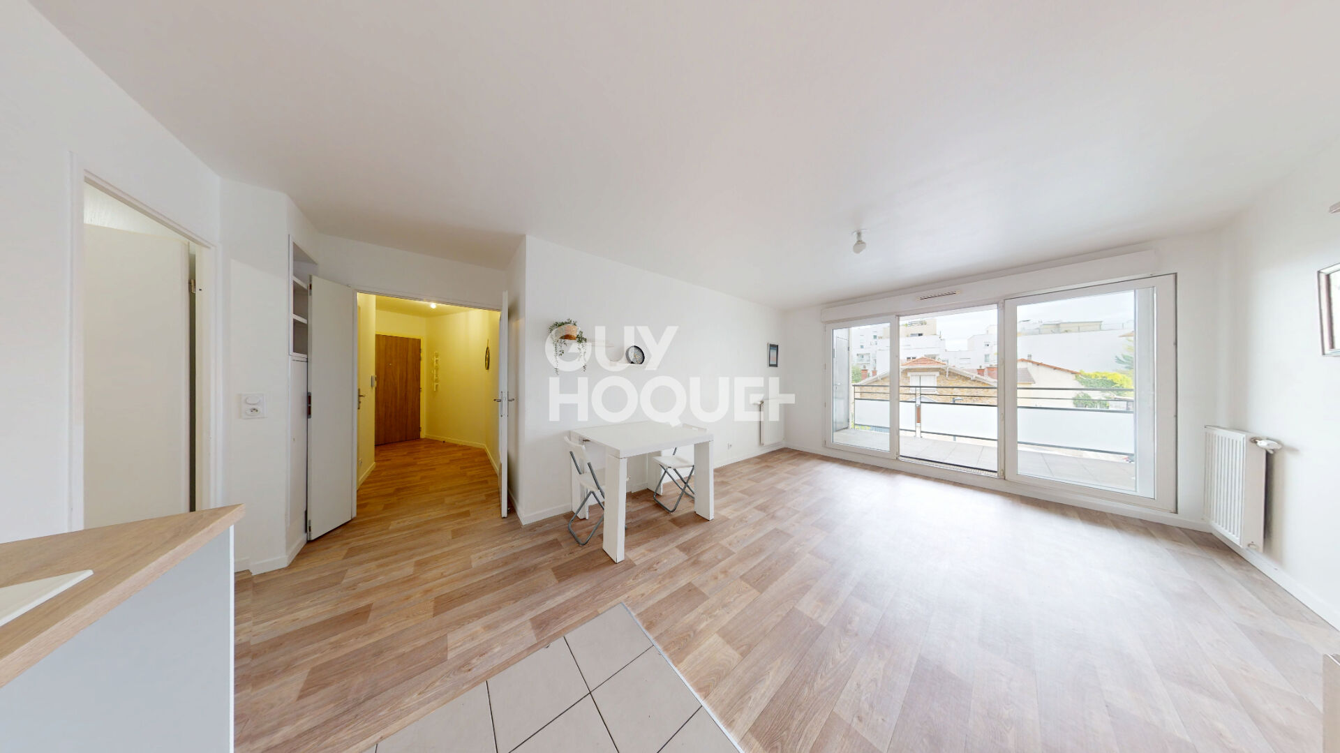 Appartement 3 pièces récent avec loggia et parking
