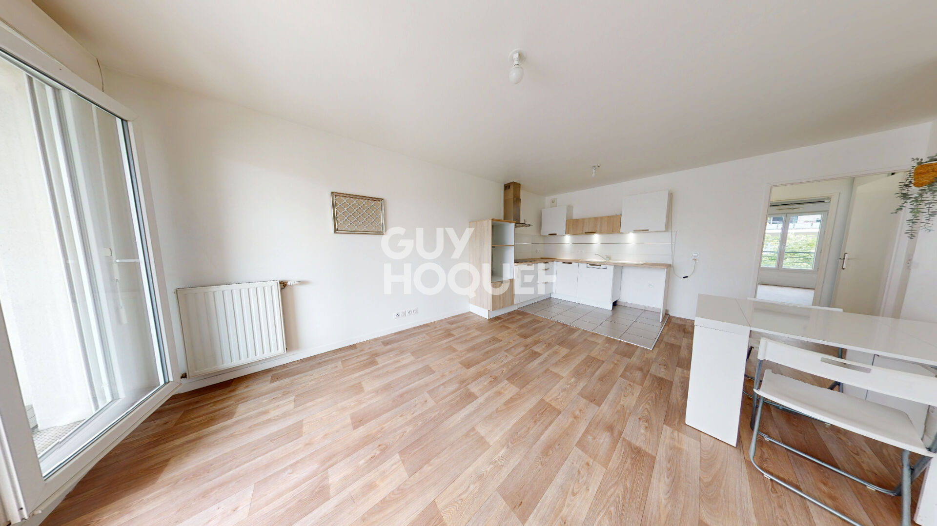 Appartement 3 pièces récent avec loggia et parking