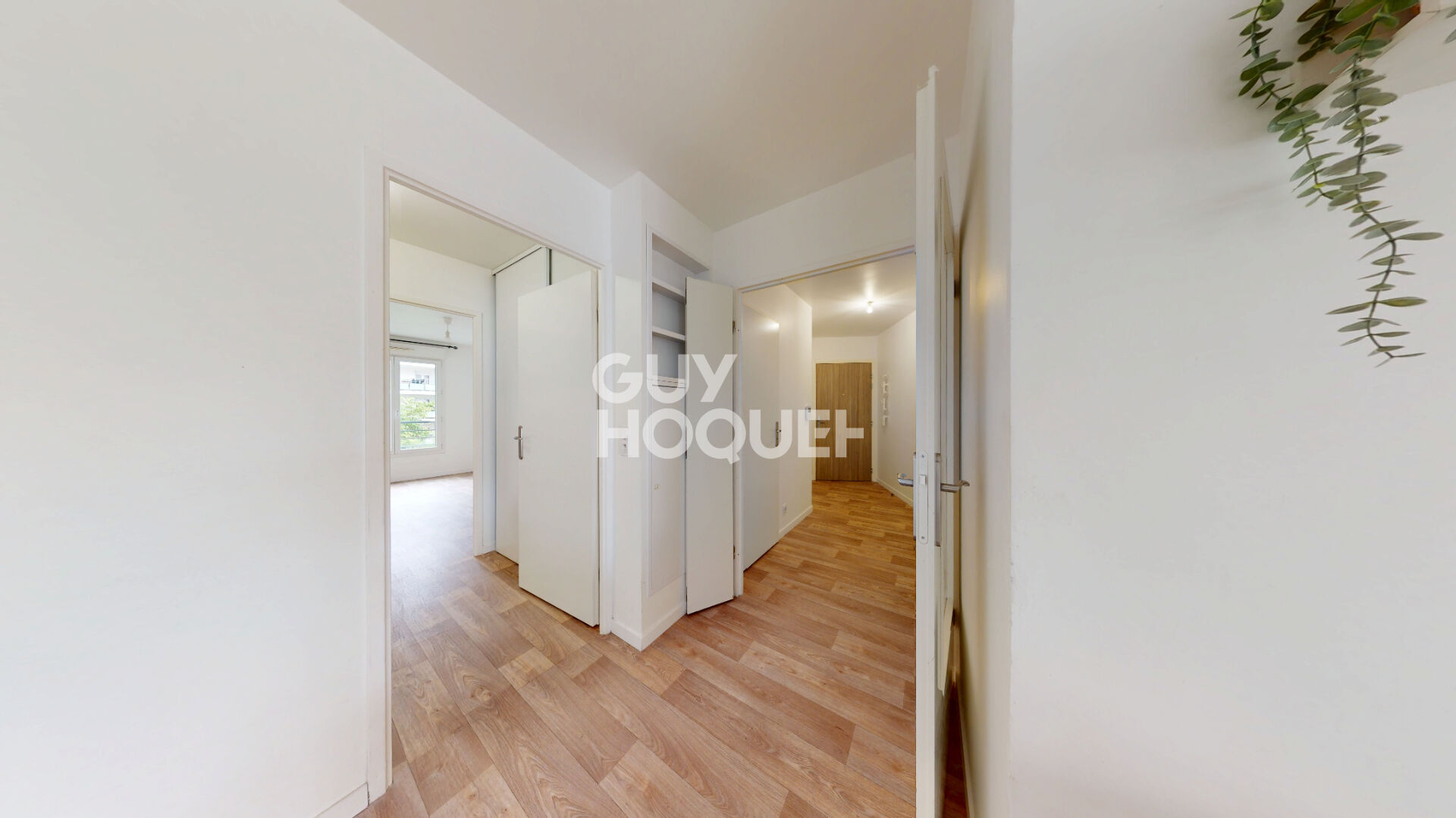 Appartement 3 pièces récent avec loggia et parking