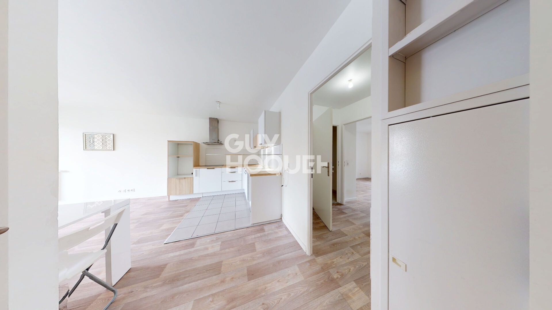 Appartement 3 pièces récent avec loggia et parking