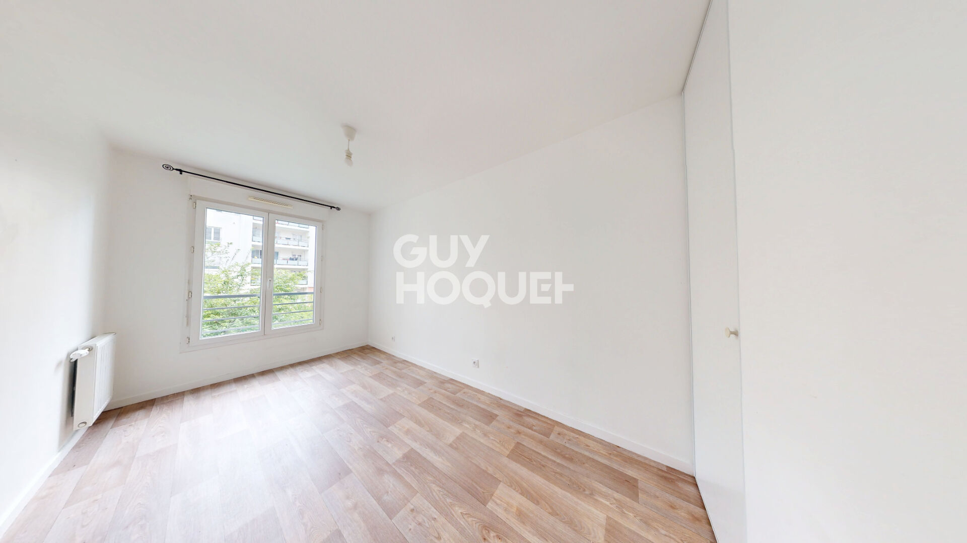 Appartement 3 pièces récent avec loggia et parking