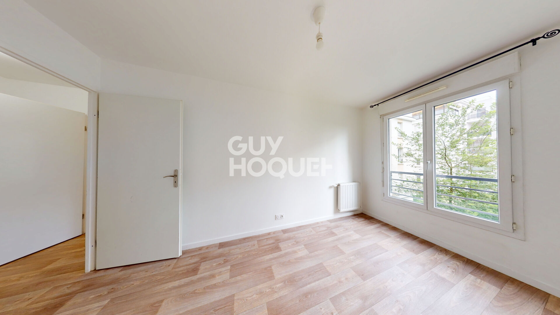 Appartement 3 pièces récent avec loggia et parking