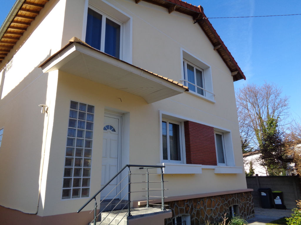 Maison 5 pièces, 3 Chambres d'une surface habitable de 105 m² à vendre à LIVRY GARGAN (93190).