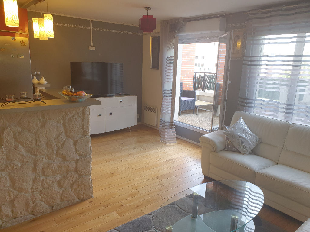 Appartement 3 pièces de 55,93 m² en duplex à vendre à BONDY (93140).